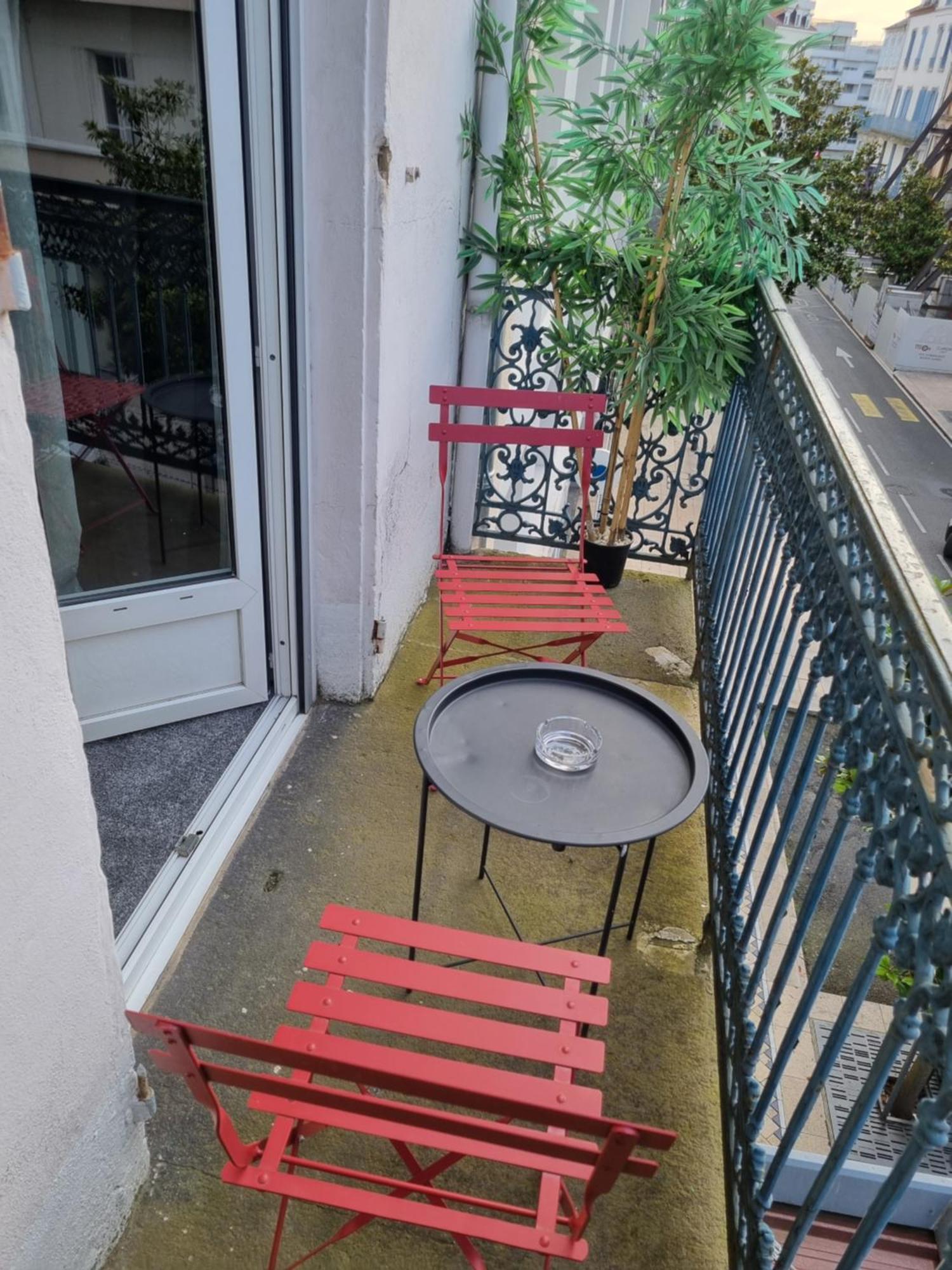Hotel & Restaurant Le Patio Vichy Buitenkant foto