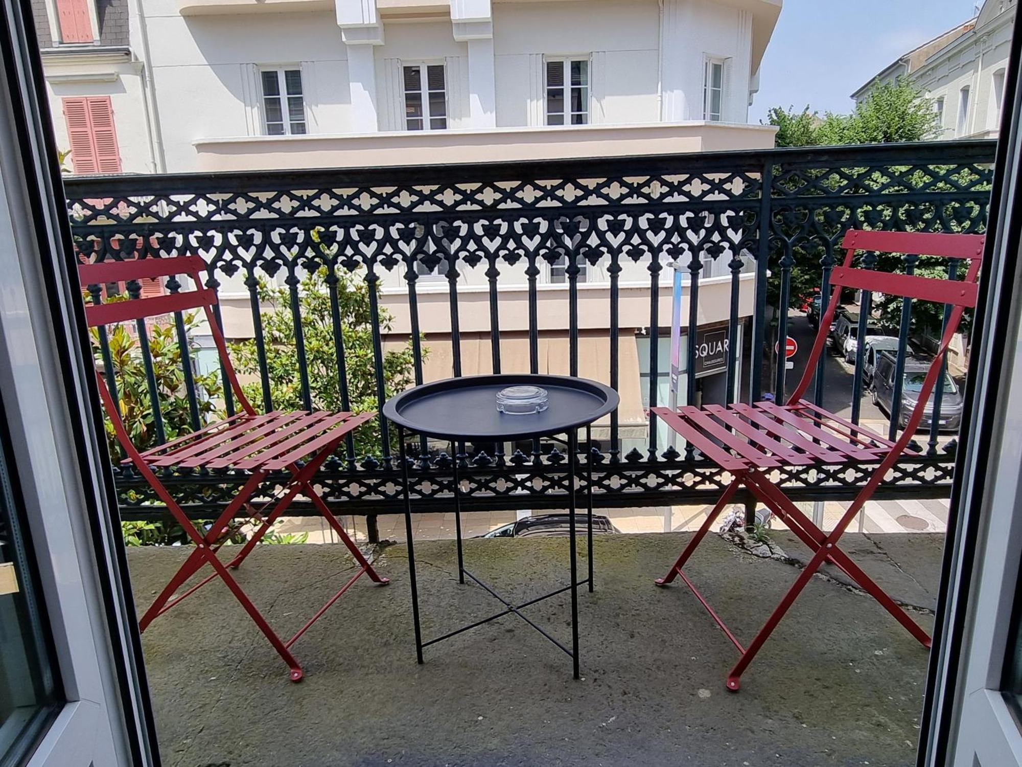 Hotel & Restaurant Le Patio Vichy Buitenkant foto