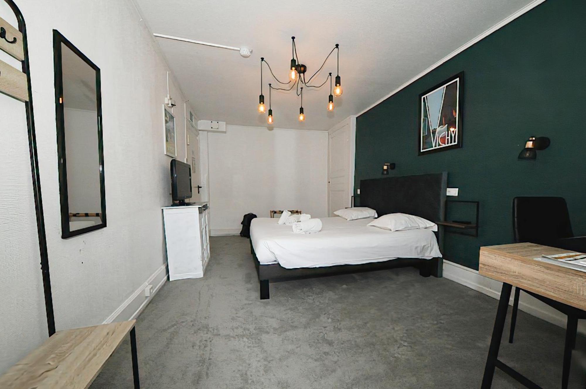 Hotel & Restaurant Le Patio Vichy Buitenkant foto