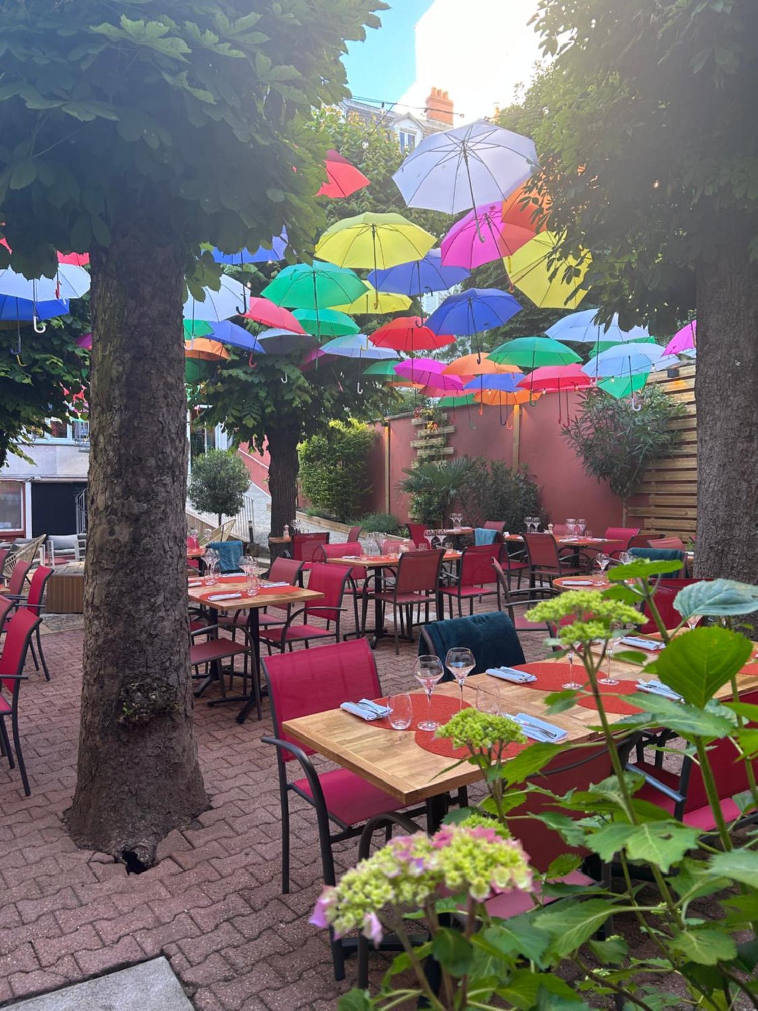 Hotel & Restaurant Le Patio Vichy Buitenkant foto