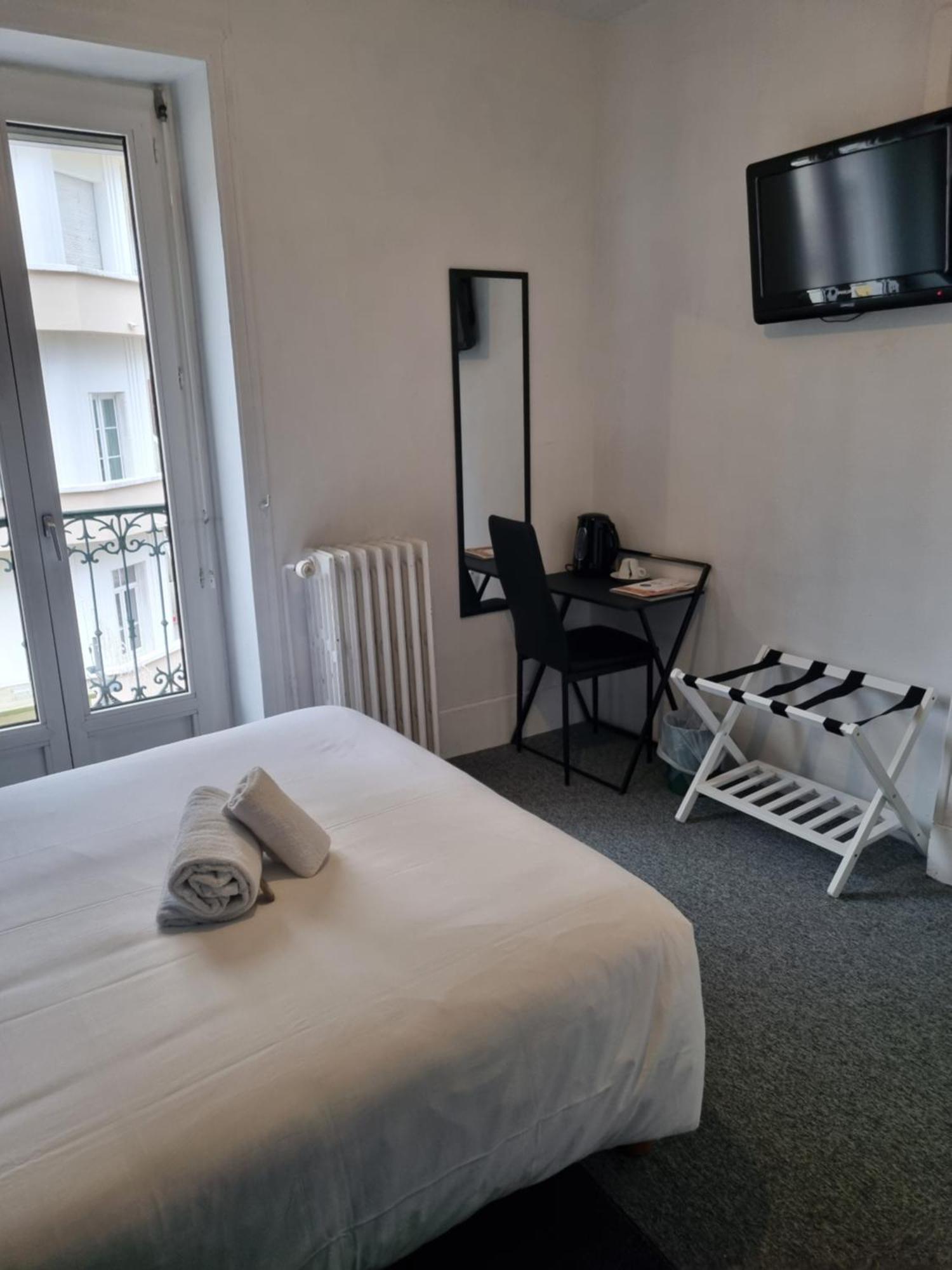 Hotel & Restaurant Le Patio Vichy Buitenkant foto